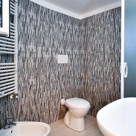 Roma By Typney Apartment